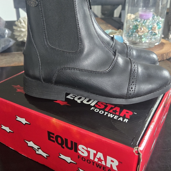 EquiStar Black Leather Ankle Boots - Picture 13 of 15